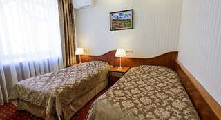 Гостиница Бизнес Отель Нефтяник Альметьевск Двухместный номер Делюкс с 2 двуспальными кроватями-2